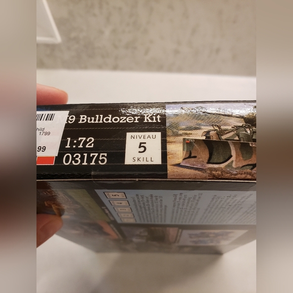 Revell M60 A3 and M9 Bulldozer Kit - Sealed box - Picture 7 of 7